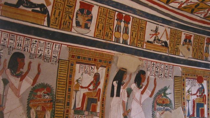 Tomb of Roy Dynasty 18-19 - Photo by Heather Tunmore
