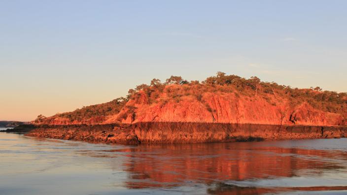 Strickland Bay, country where Aalingoong (rainbow serpent) shed his scales as pearlshell - Sarah Yu landscape photograph of Strickland Bay
