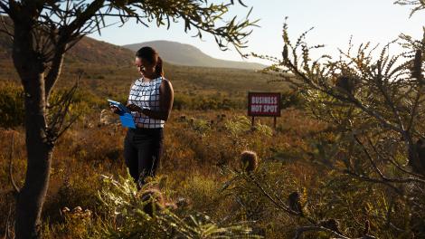 Business Hotspot, 2014 - Robert Frith – Acorn Photography woman in the bush