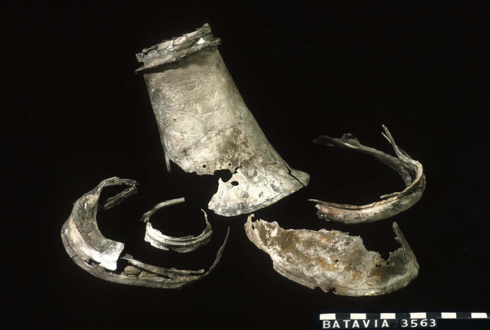 BAT3563 Silver artefact recovered from Batavia
