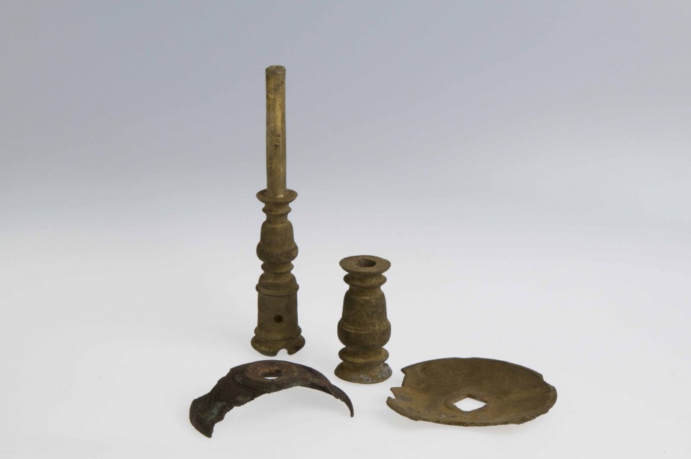 Copper/brass artefact recovered from Vergulde Draeck (Gilt Dragon)
