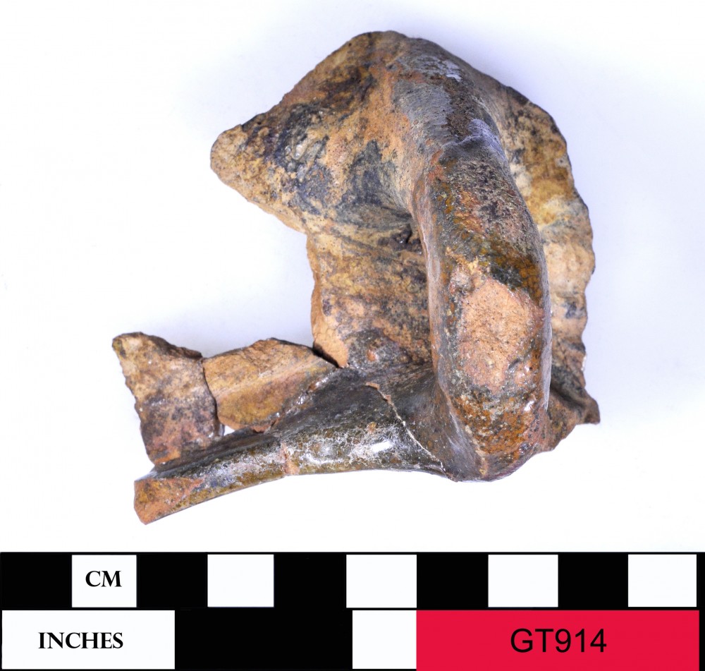 Earthenware artefact recovered from Vergulde Draeck (Gilt Dragon)
