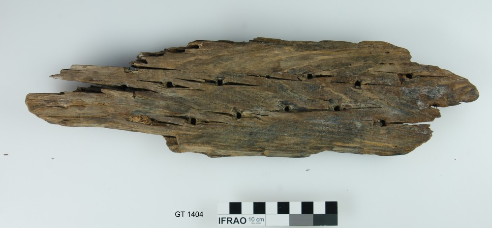 GT1404A Ship's timber artefact recovered from Vergulde Draeck (Gilt Dragon)