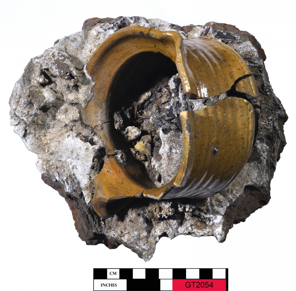 Earthenware artefact recovered from Vergulde Draeck (Gilt Dragon)