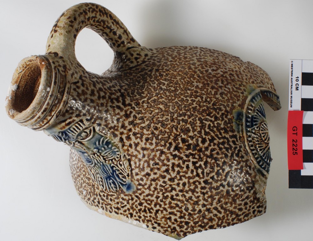 Stoneware artefact recovered from Vergulde Draeck (Gilt Dragon)