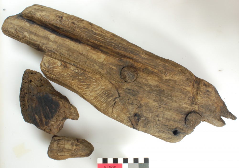 GT6009 Ship's timber artefact recovered from Vergulde Draeck (Gilt Dragon)