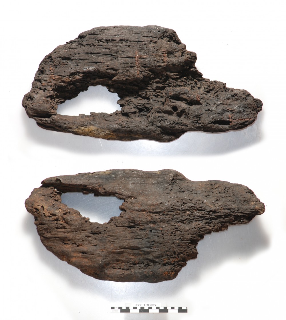 GT1386l Ship's timber artefact recovered from Vergulde Draeck (Gilt Dragon)