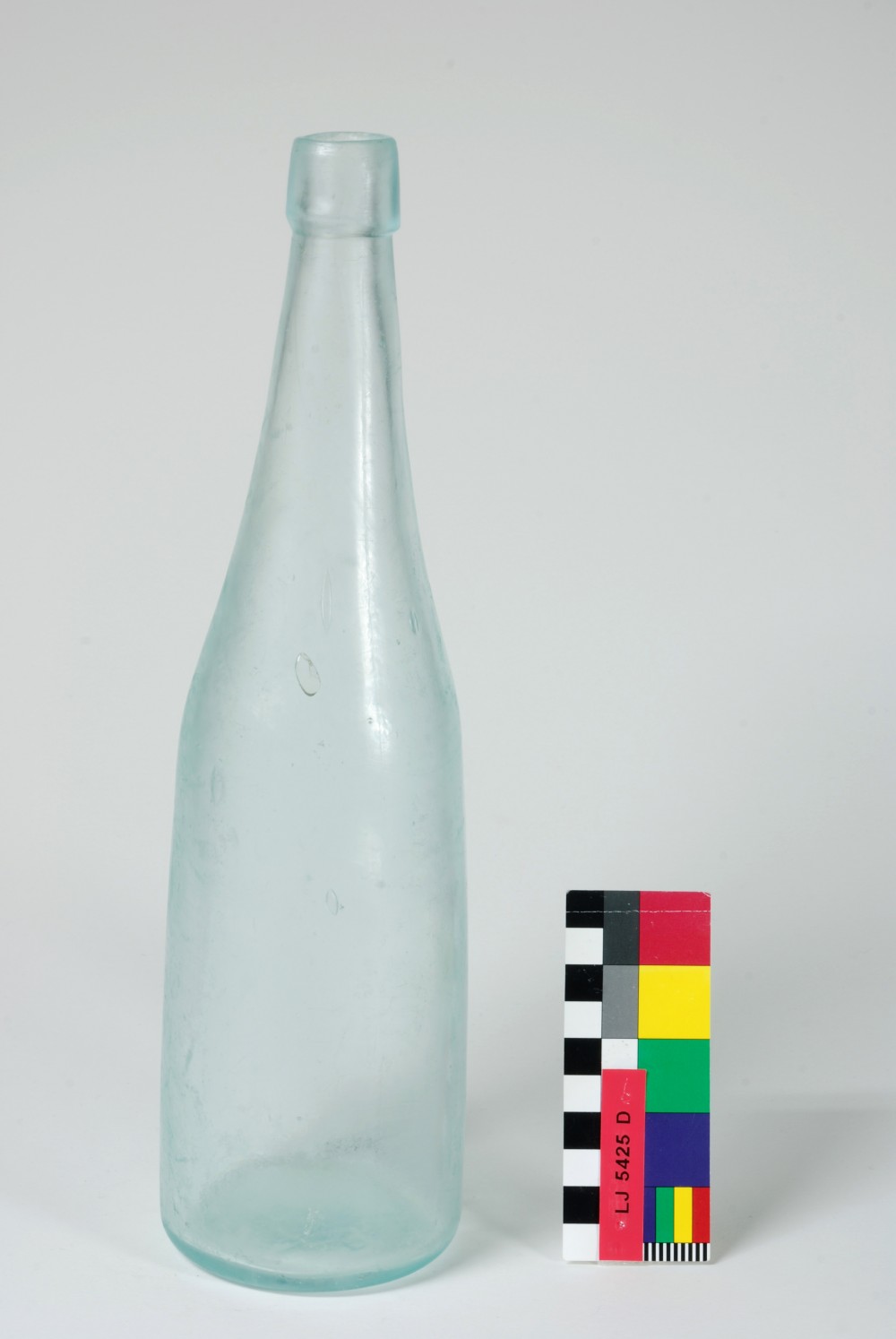 LJ5424D Glass artefact recovered from Long Jetty site, Fremantle