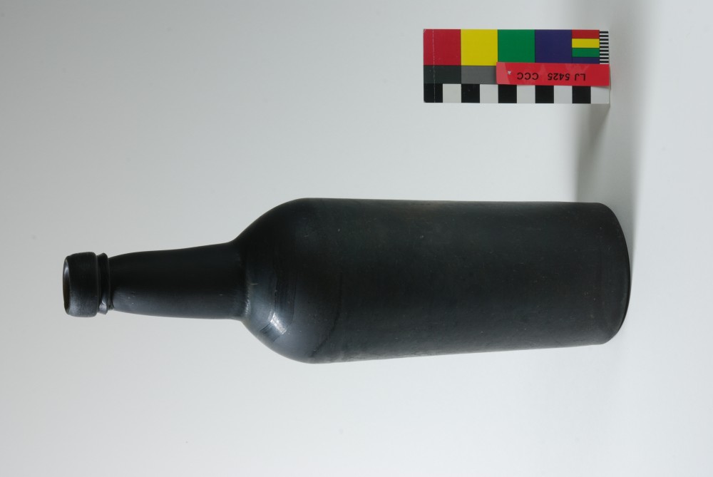 LJ5425CCC Glass artefact recovered from Long Jetty site, Fremantle
