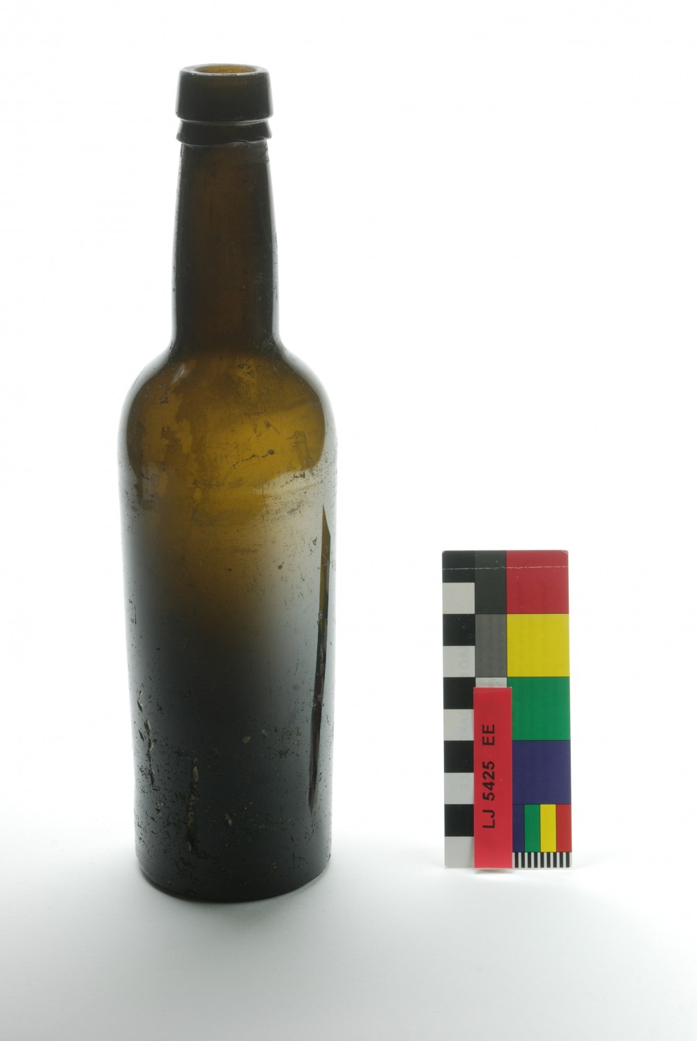 LJ5425EE Glass artefact recovered from Long Jetty site, Fremantle