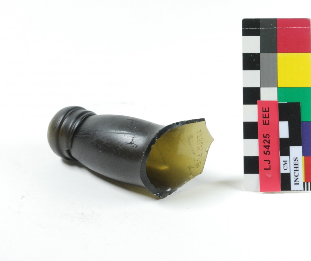 LJ5425EEE Glass artefact recovered from Long Jetty site, Fremantle