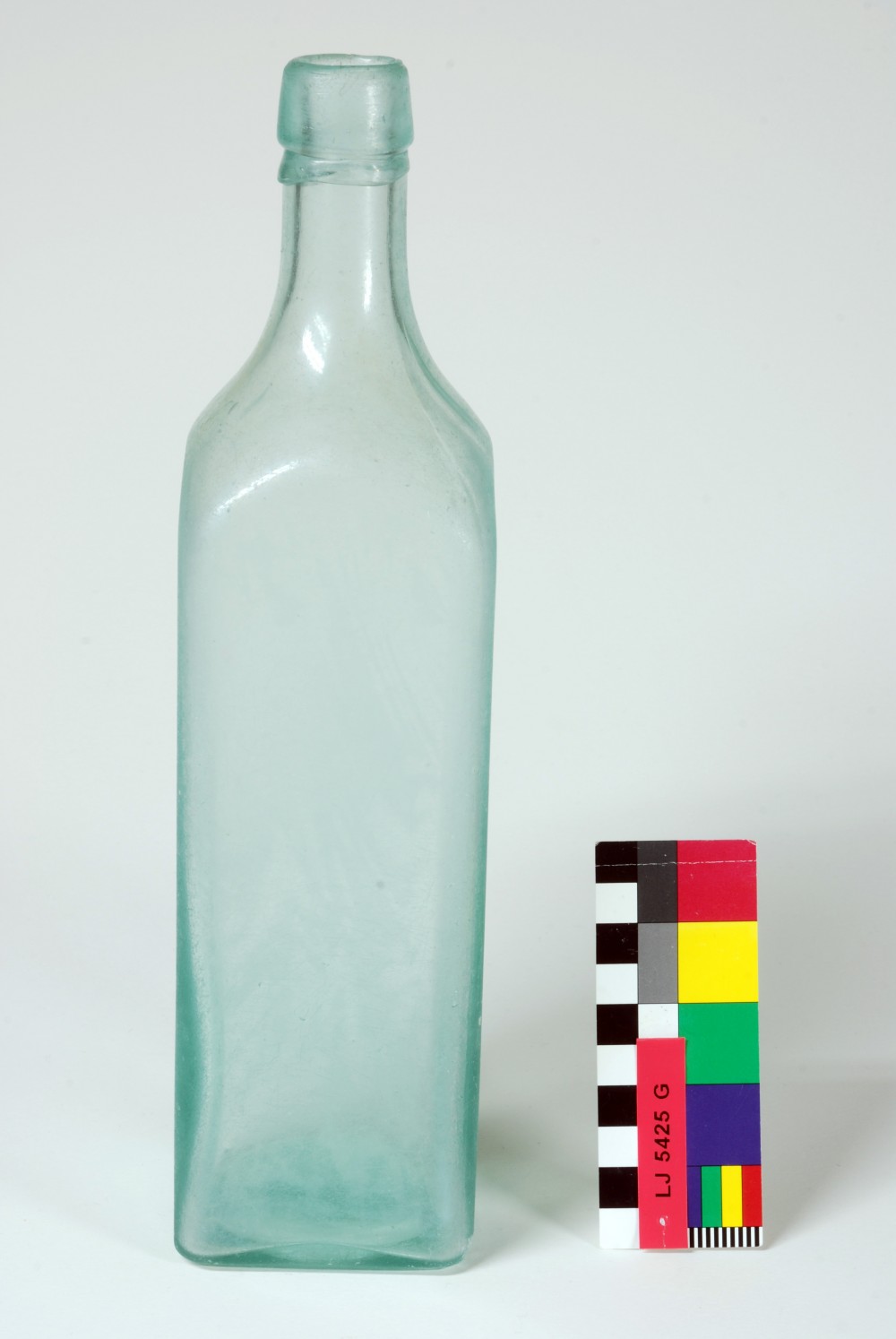 LJ5425G Glass artefact recovered from Long Jetty site, Fremantle