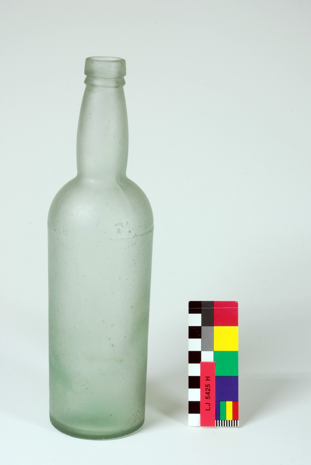 LJ5425H Glass artefact recovered from Long Jetty site, Fremantle