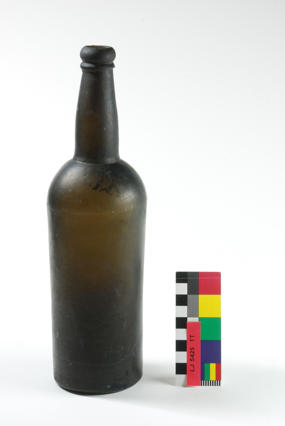 LJ5425TT Glass artefact recovered from Long Jetty site, Fremantle