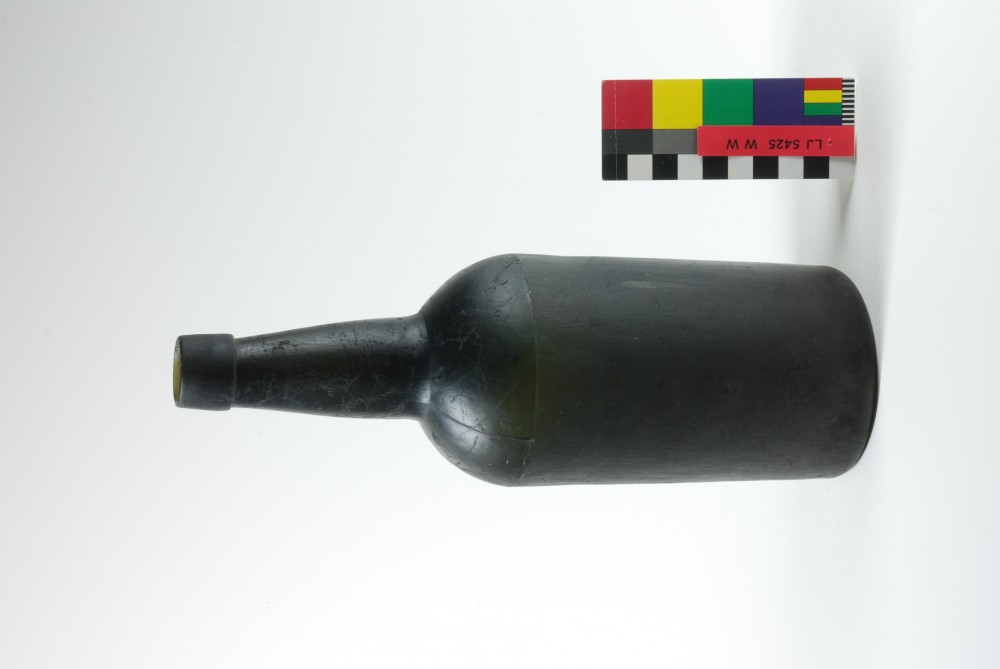 LJ5425WW Glass artefact recovered from Long Jetty site, Fremantle