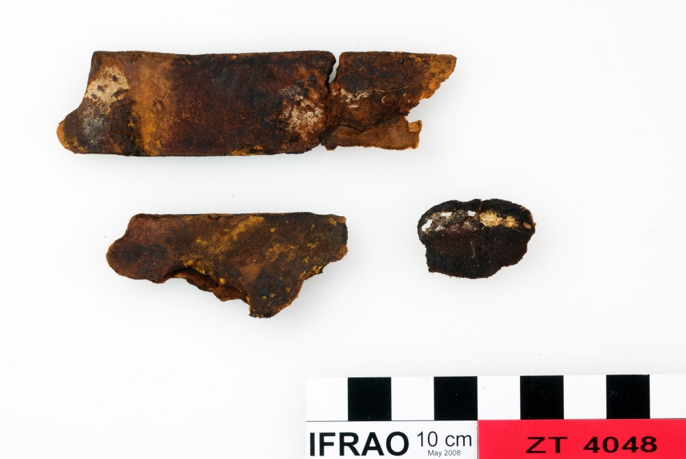ZT4048 Rope/leather/etc. artefact recovered from Zuiddorp (Zuytdorp)