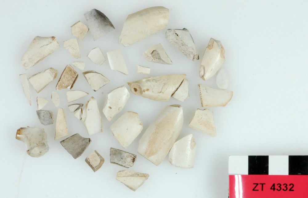 ZT4332 Clay pipes artefact recovered from Zuiddorp (Zuytdorp)