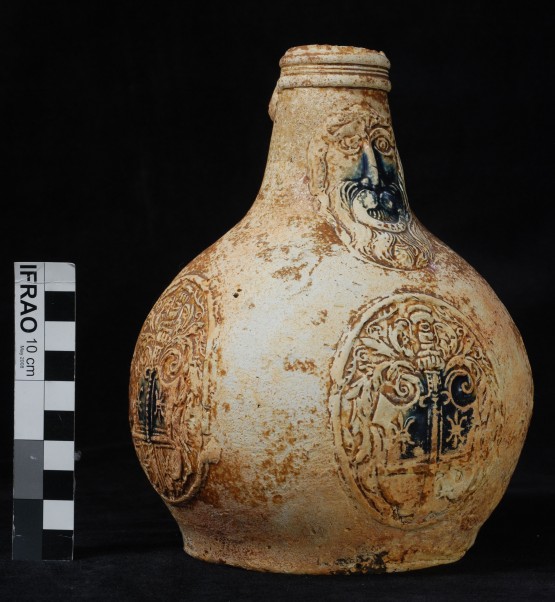 Stoneware artefact recovered from Batavia