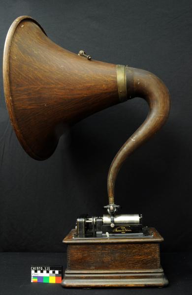 PHONOGRAPH, Edison, with cylinders x17