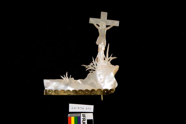 PEARL SHELL CRUCIFIX