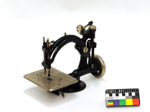 SEWING MACHINE, Treadle