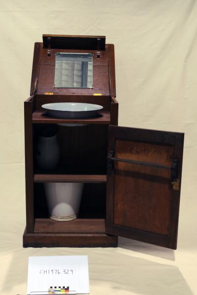 ENCLOSED WASHSTAND