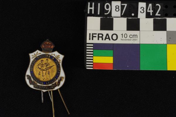 BADGE, enamelled, 'RETURNED SAILORS & SOLDIERS/ IMPERIAL LEAGUE/ AUSTRALIA/ 1920'