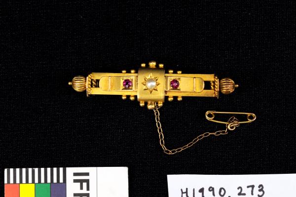 BROOCH, Levinson Gold Bar