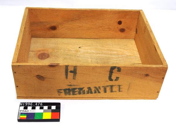 WOODEN CRATE, Figs
