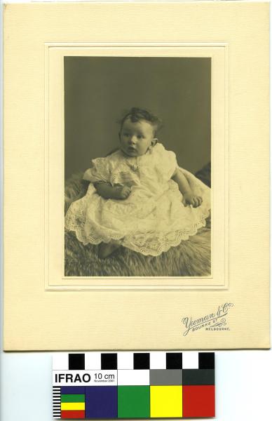 PHOTOGRAPH, infant