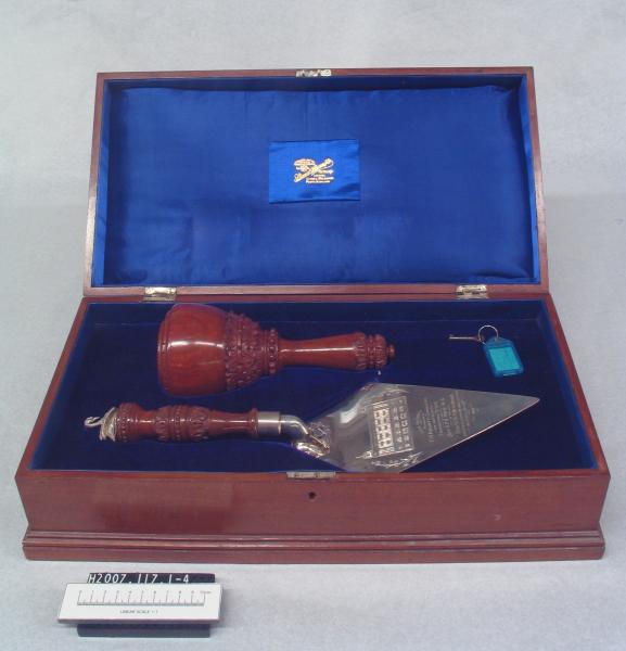 PRESENTATION TROWEL & MALLET, Sterling silver, boxed, Perth GPO opening