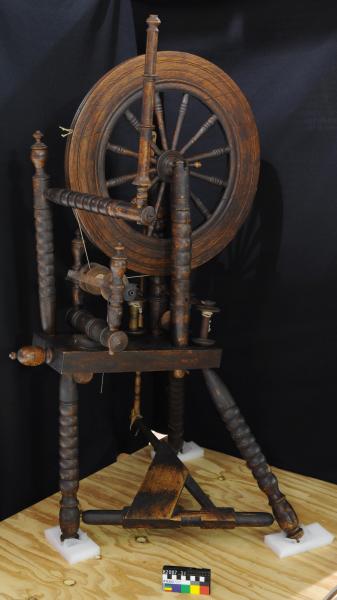SPINNING WHEEL, treadle, double drive