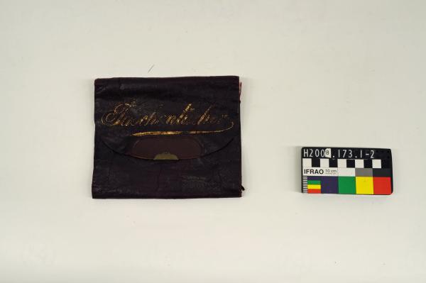 HANDKERCHIEF SACHET, leather, silk lining, ‘Taschentücher’