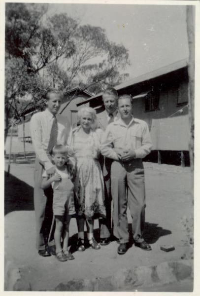 PHOTOGRAPH, b&w, Vajda family, Northam Army Camp