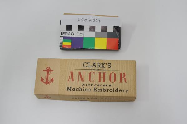 CONTAINER, with lid, for thread spools, ‘CLARK & CO PAISLEY Machine Embroidery’