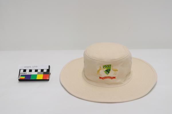 HAT, Cricket, wide brimmed, cream and green canvas, ‘ALBION’, Cricket Australia coat of arms, Mike Hussey