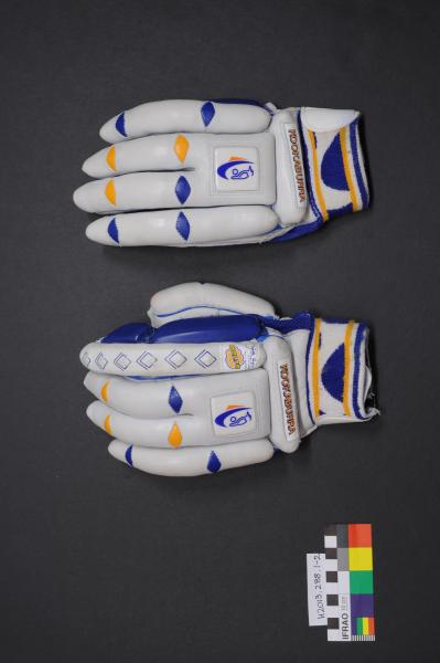 CRICKET GLOVES, batting, pair, leather, blue, orange  ‘KOOKABURRA’,  Justin Langer