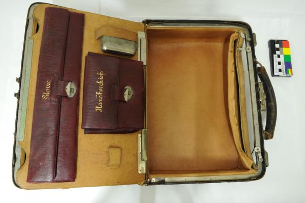 TRAVEL CASE, football, Bill 'Nipper' Truscott, 1909