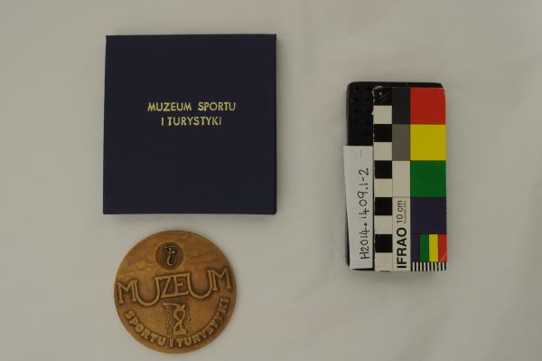 MEDAL, in  case, round, bronze, 'MUZEUM/ SPORTU/ I TURYSTYKI'