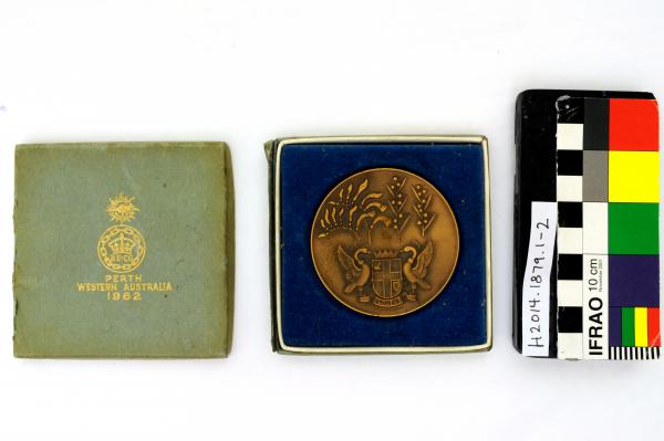 MEDAL, in box, commemorative, 1962 British Empire & Commonwealth Games, Perth