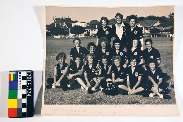 PHOTOGRAPH, softball, black and white, WA State Softball Team, autographed, 1955