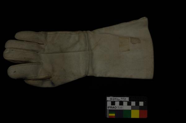 GLOVE, fencing, right, canvas and leather, extended cuff, silver press studs, c1950s