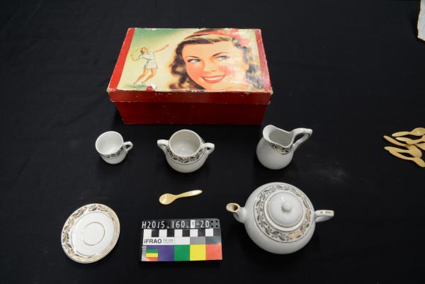 DOLL’S TEA SET, Porcelain, in box, Doris Erickson