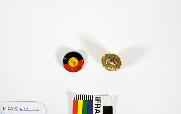BADGE, pin, Kimberley Land Council, '1978-1998', Aboriginal flag motif