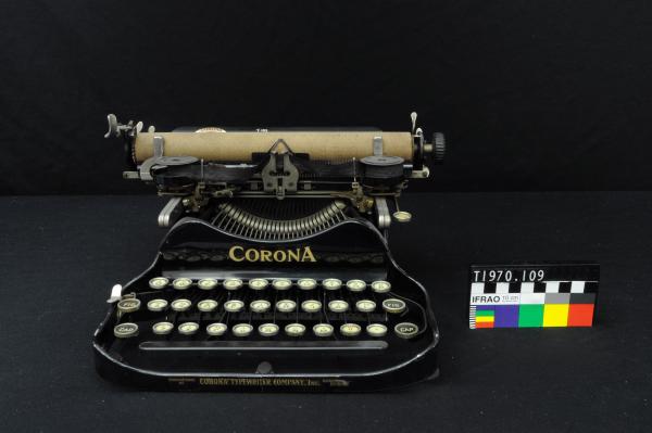 TYPEWRITER - Corona