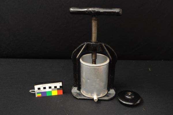 TINCTURE PRESS