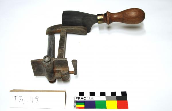 SADDLER'S CUTTING GAUGE