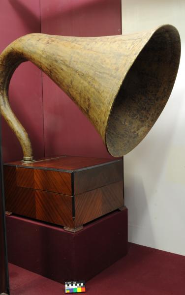 GRAMOPHONE, 'EMG', papier mache horn