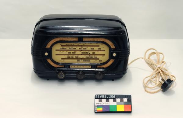 RADIO, Mantle