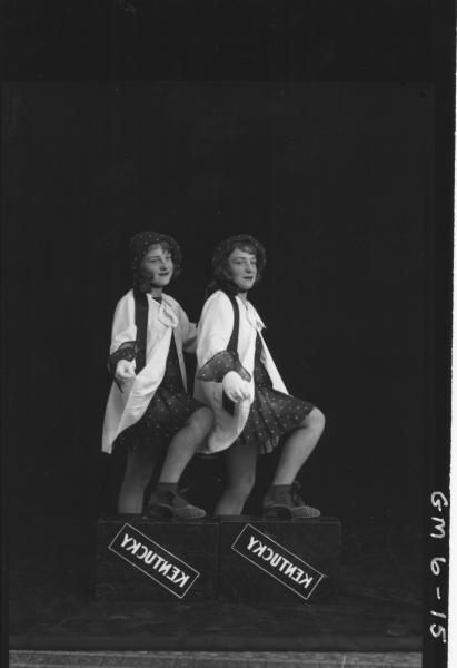 Portrait of two dancer 'Kentucky', F/L Kings Twins.